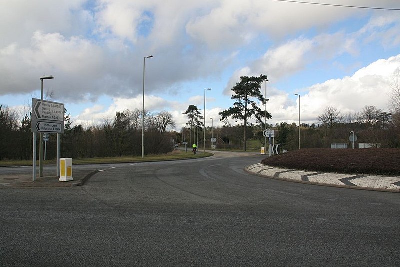 File:Looking towards Slade End - geograph.org.uk - 1736403.jpg